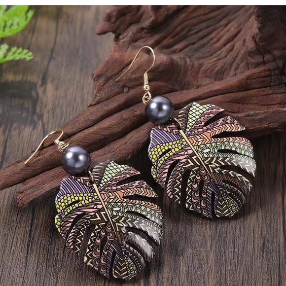 🍭🍃Colorful Lighweight handmade Acrylic Leaf hook drop Dangle Earrings - Picture 8 of 9